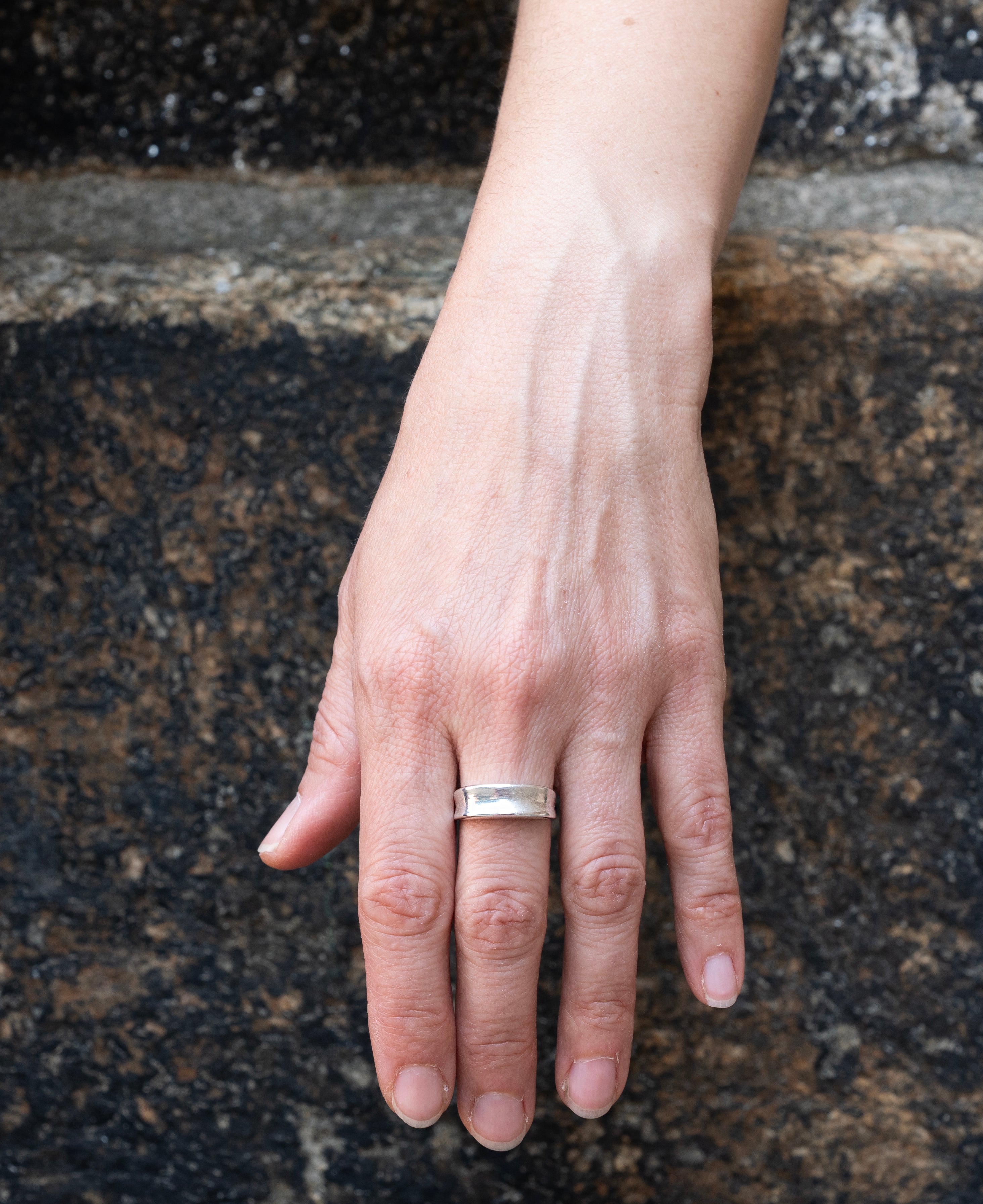 Concave Ring by Niki Leist
